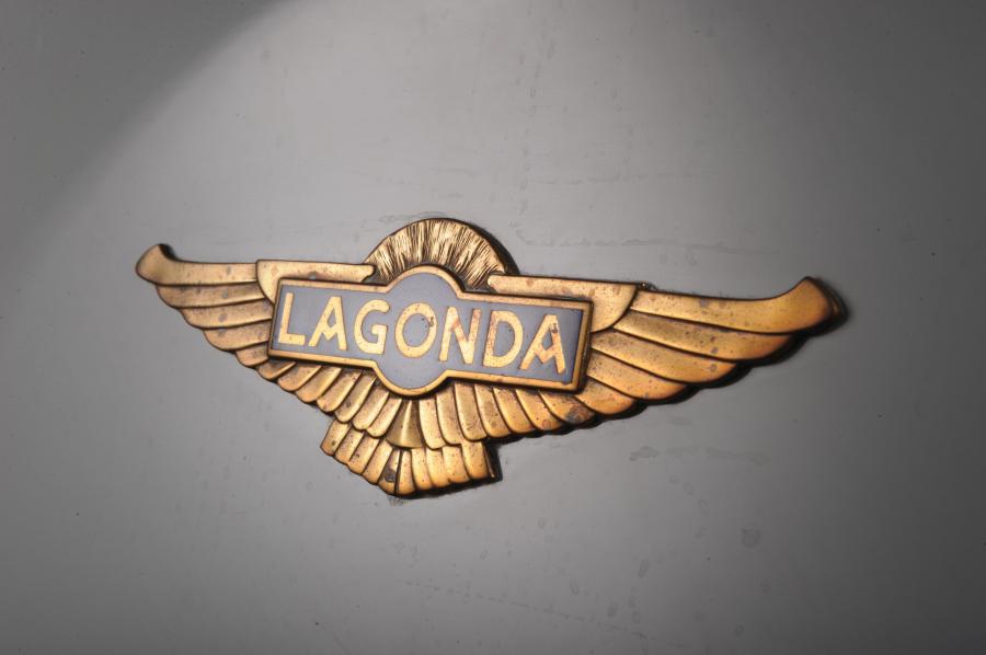 Логотип Lagonda 16/80 Saloon by Weymann 1933 года  (фото 8 из 17)